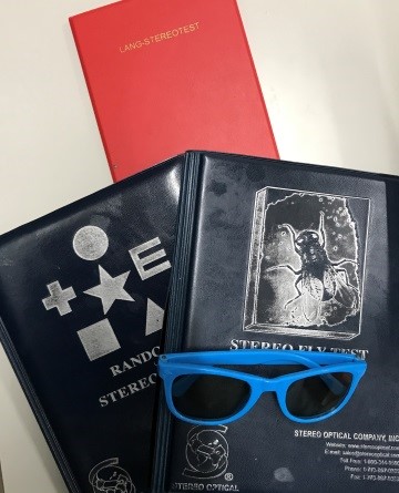 写真:両眼視・網膜対応検査